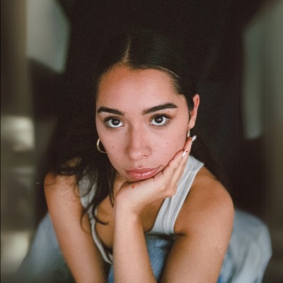 Andrea Flores