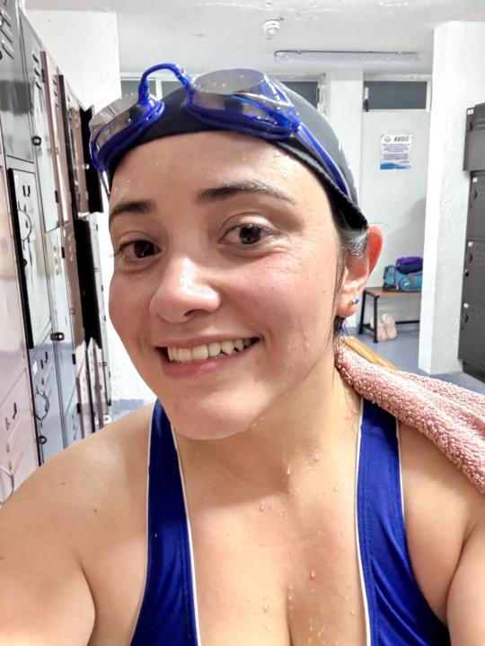Bingo! Cumplí con mi día de natación. 🏊‍♀️