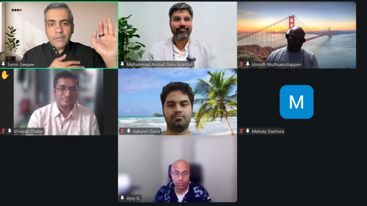 We are live for the session Leading Your Career with Clarity