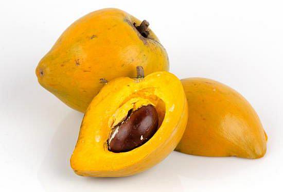 🌞 Lucuma: The Golden Fruit That Sweetens Without Spikes