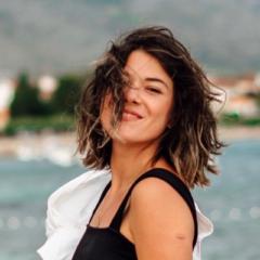 Julia aka. Travelbubi