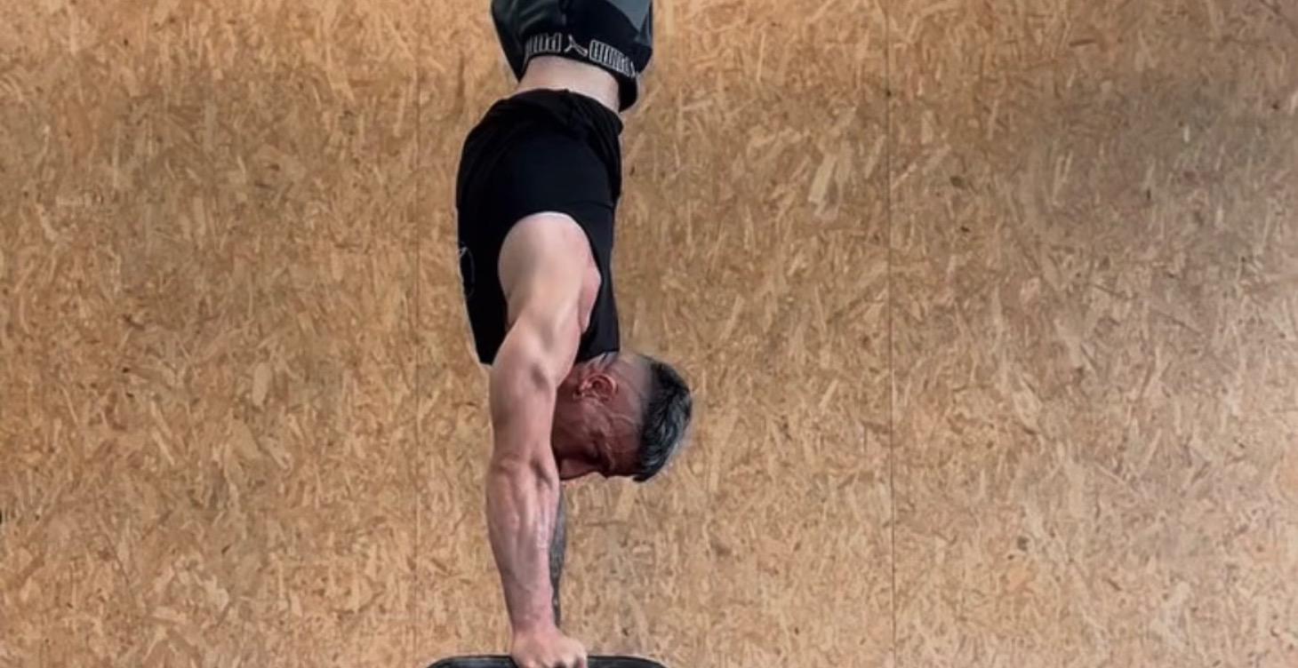 Impariamo la verticale! let's learn the handstand!