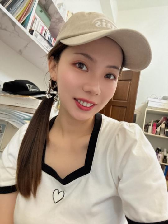 李 婧嫺
