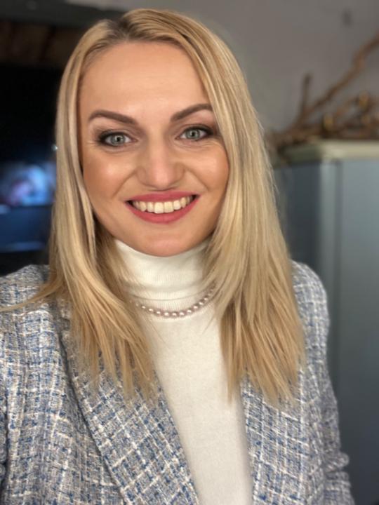 Yvette Nikolett Kalydy