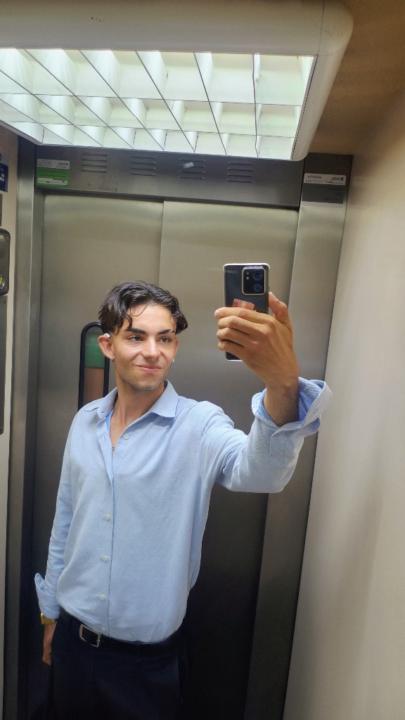 Alex Carreón