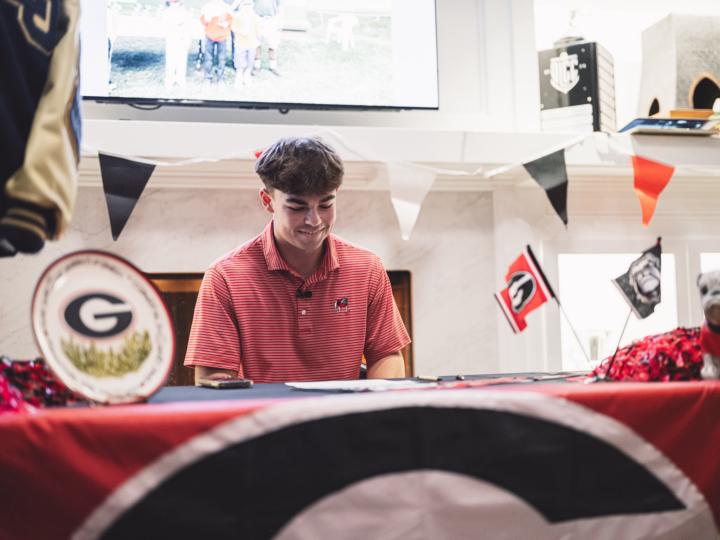 Drew Woolworth Signs With Georgia 
