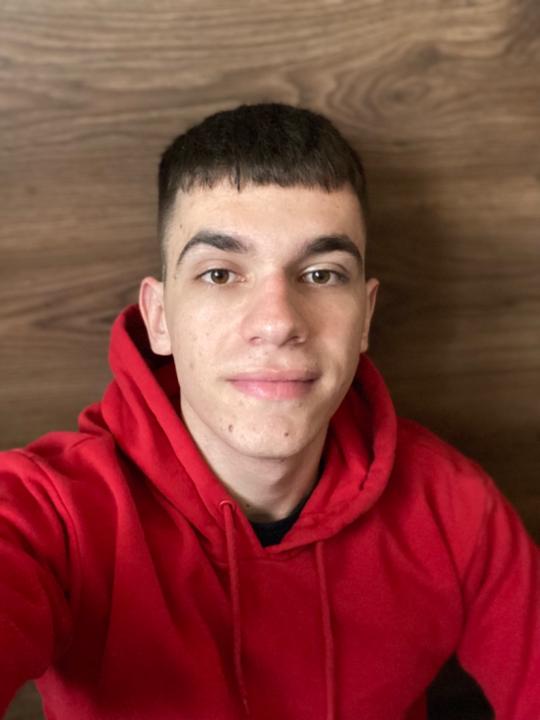 Емилиян Николов