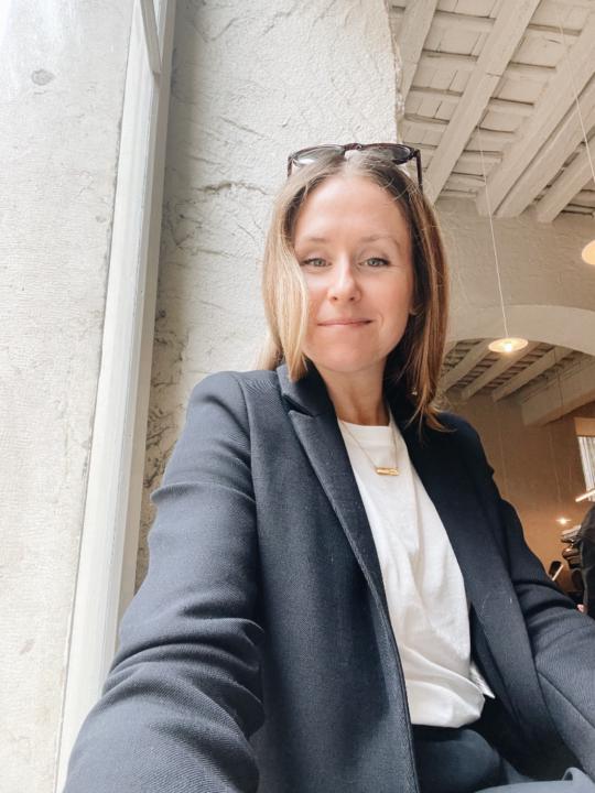 Maggie Van de Loo