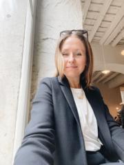 Maggie Van de Loo