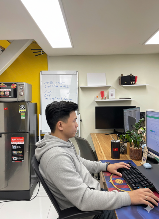 outfit đi làm ngày gió mùa về