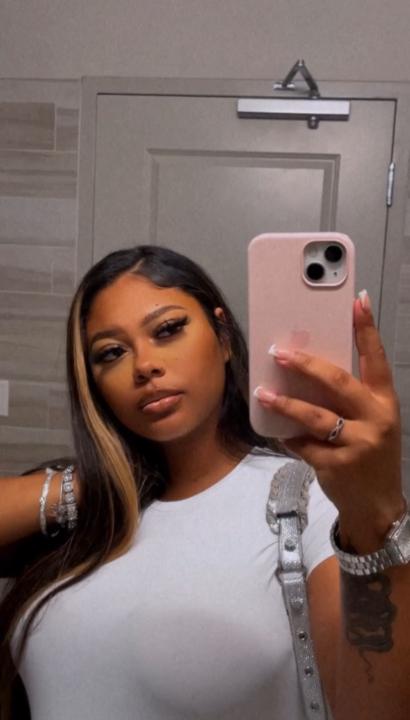 Nia B
