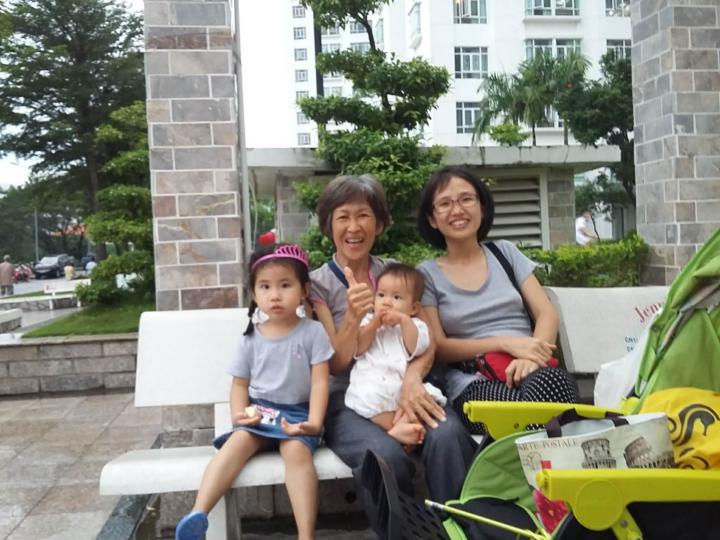 Mẹ già rồi, GMG chi cho tốn kém!