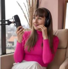 Manon - Socials Kindly Road