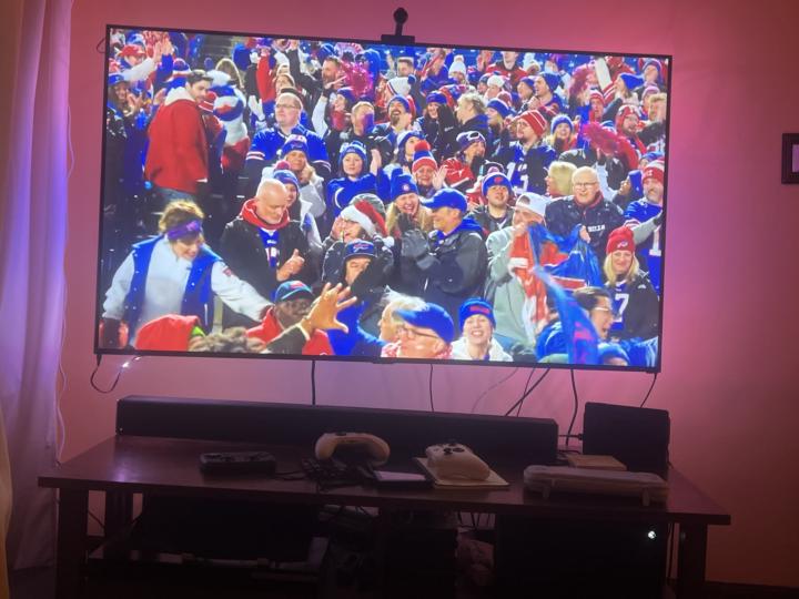 I'm in the newest Hallmark Christmas Movie! Anyone else watch Hallmark's "Holiday Touchdown: A Bills Love Story"