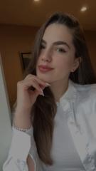 Adela Hot