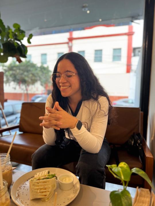 Alexandra Veliz De La Cruz