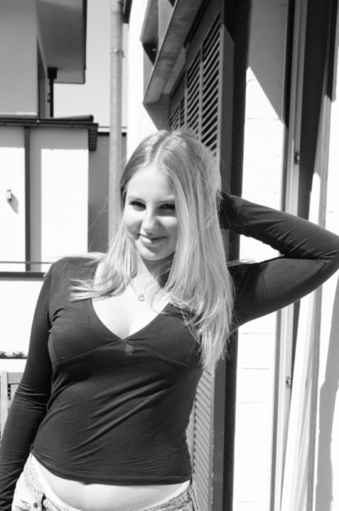 Lena Aretz