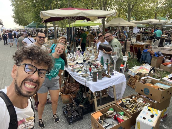 🏺🛍️ Il mercatino dell'antiquariato! 