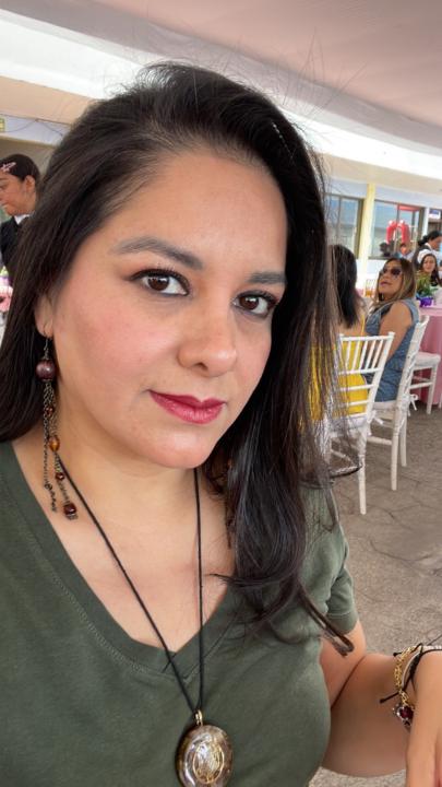 Rubi Flores