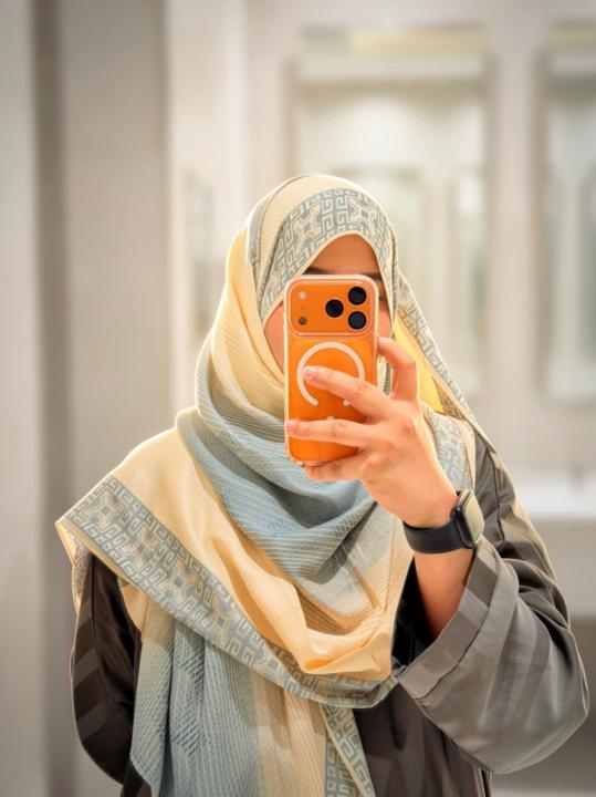 Um e Fatima Awan