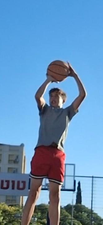Eitan Basketball