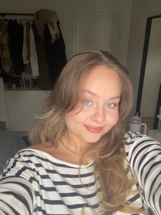 Elissa R.