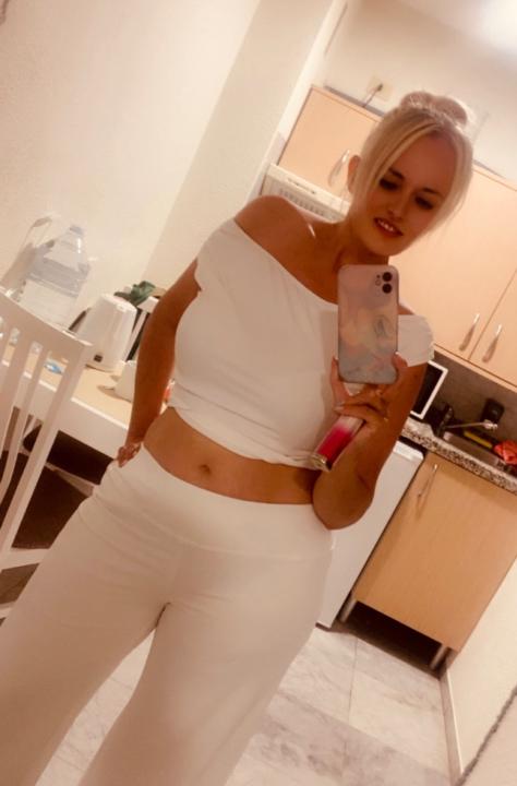 Lucy Perrett