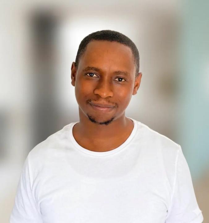 Azola Madolo