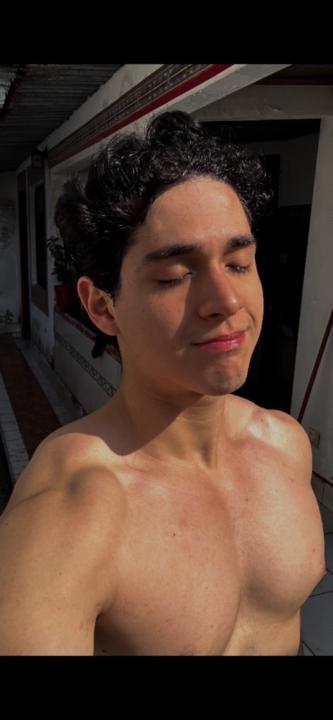 Kriss Flores