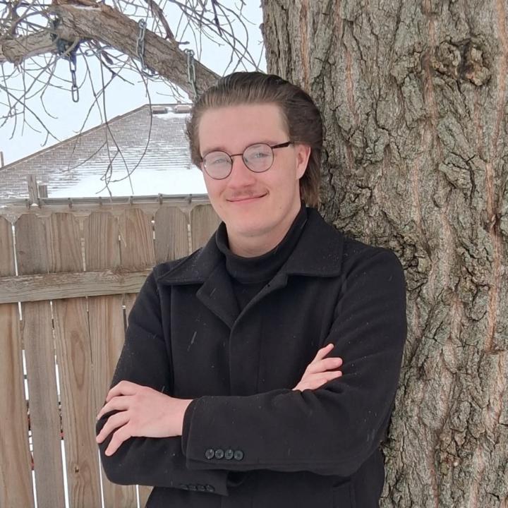 Lucas Graves