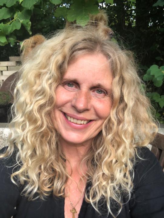 Helle Gøtze