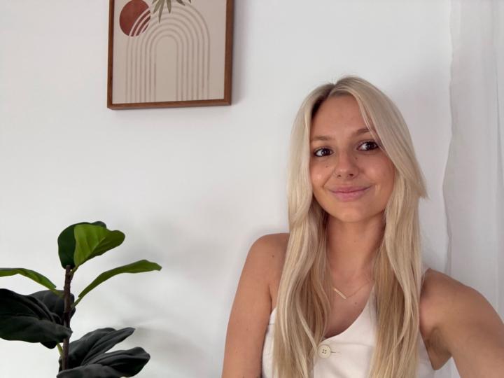 Chloe Peter