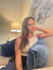 Linzie Hartmann