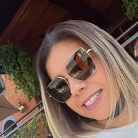 Beatriz Flores