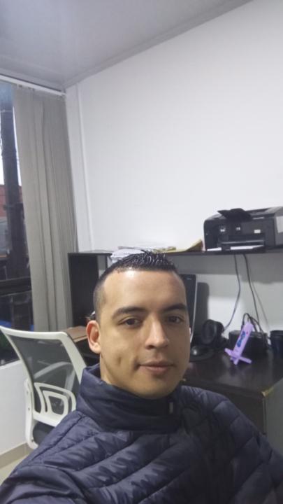Steven Carmona Hernández