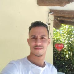 Adam Briceño