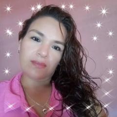 María Azucena Flores