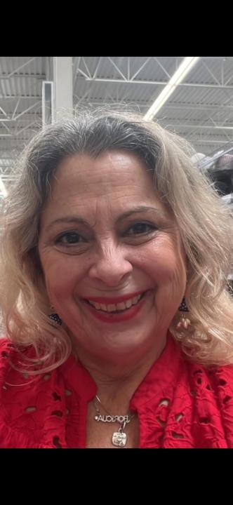Yanira Knueven