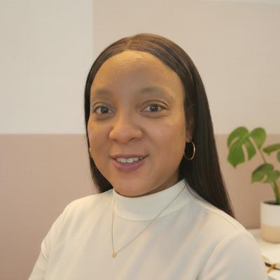 Yasmine Loy
