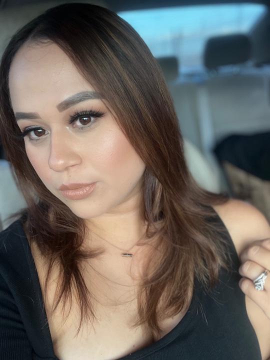 Mayra Flores