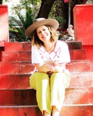 Stephanie Holcombe
