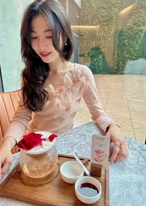 Dellla Huang