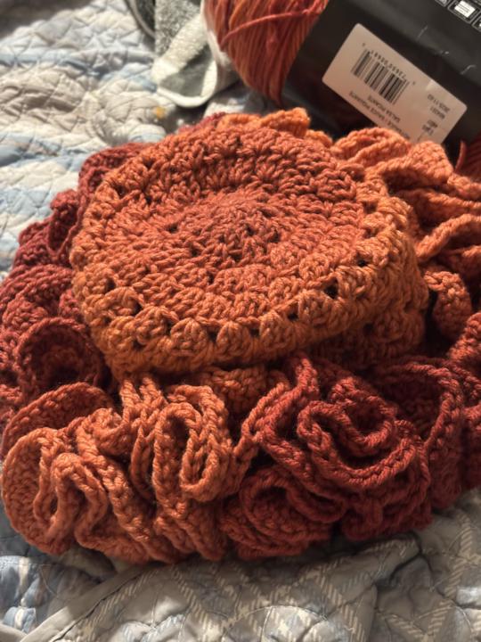Granny ruffle hat