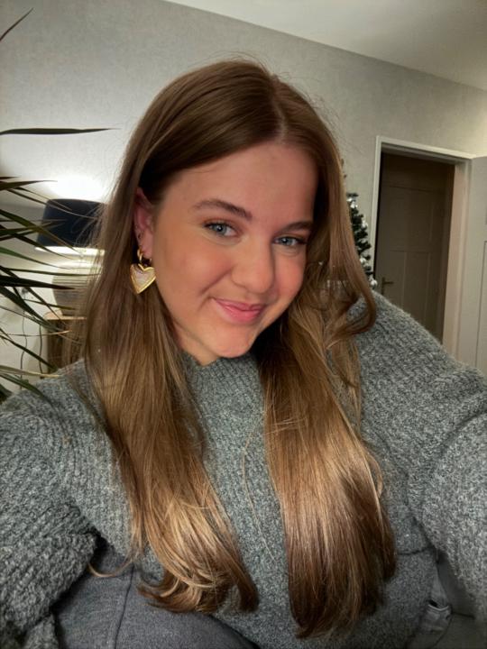 Naomi Deelen