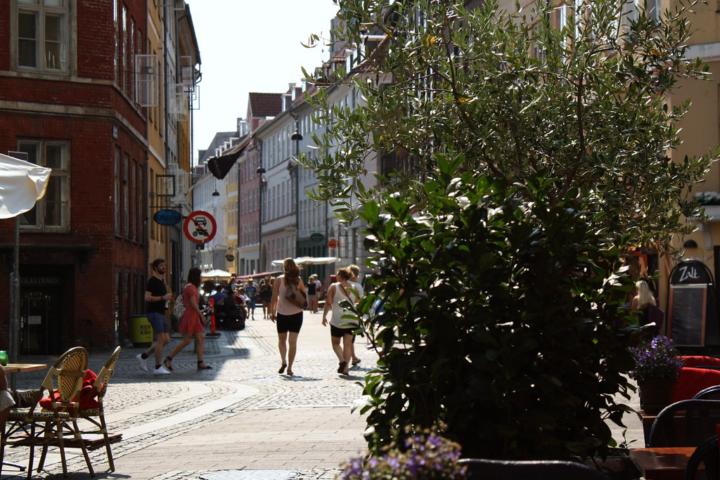 Is it super hot where you are too? 🌞🔥