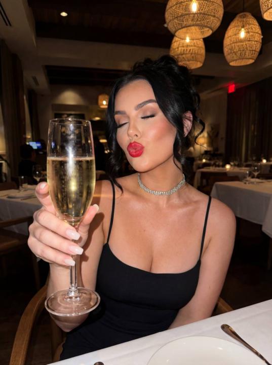 🎆 Happy New Year’s Eve, Royals 🎆