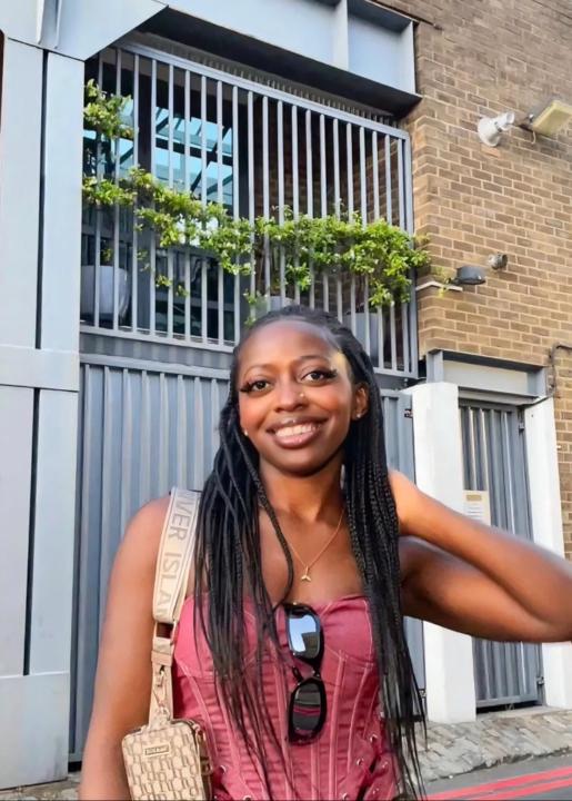 Esther Kasendwa B