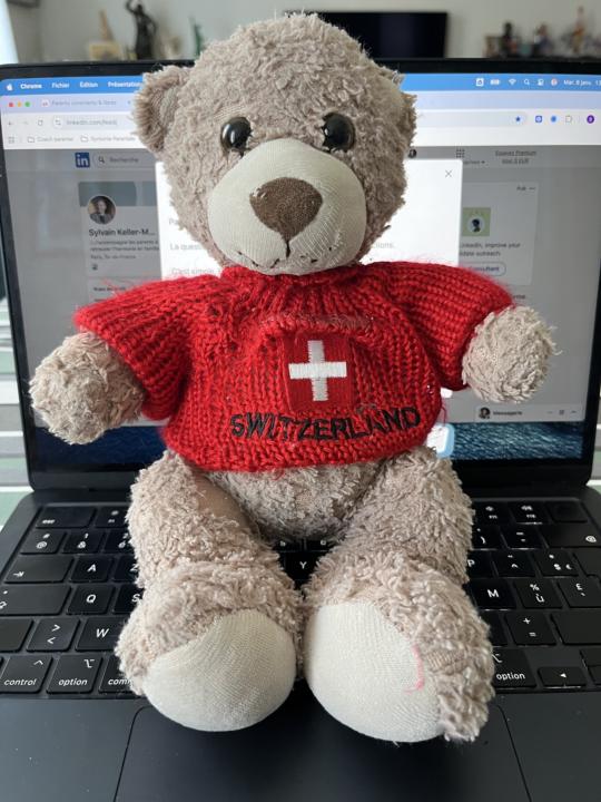 Arrêtez de confondre autorité et éducation. La question que j’ai posée vaut mieux que vos mille interdictions.