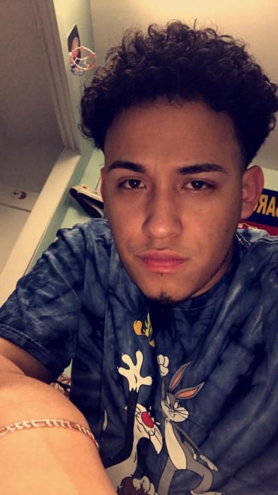 Alex Saravia