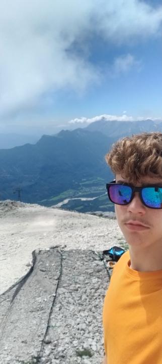 The only way to actually quit scrolling (for the addicts)